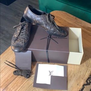 100% Auth Louis Vuitton Women’s 8.5 Sneaker